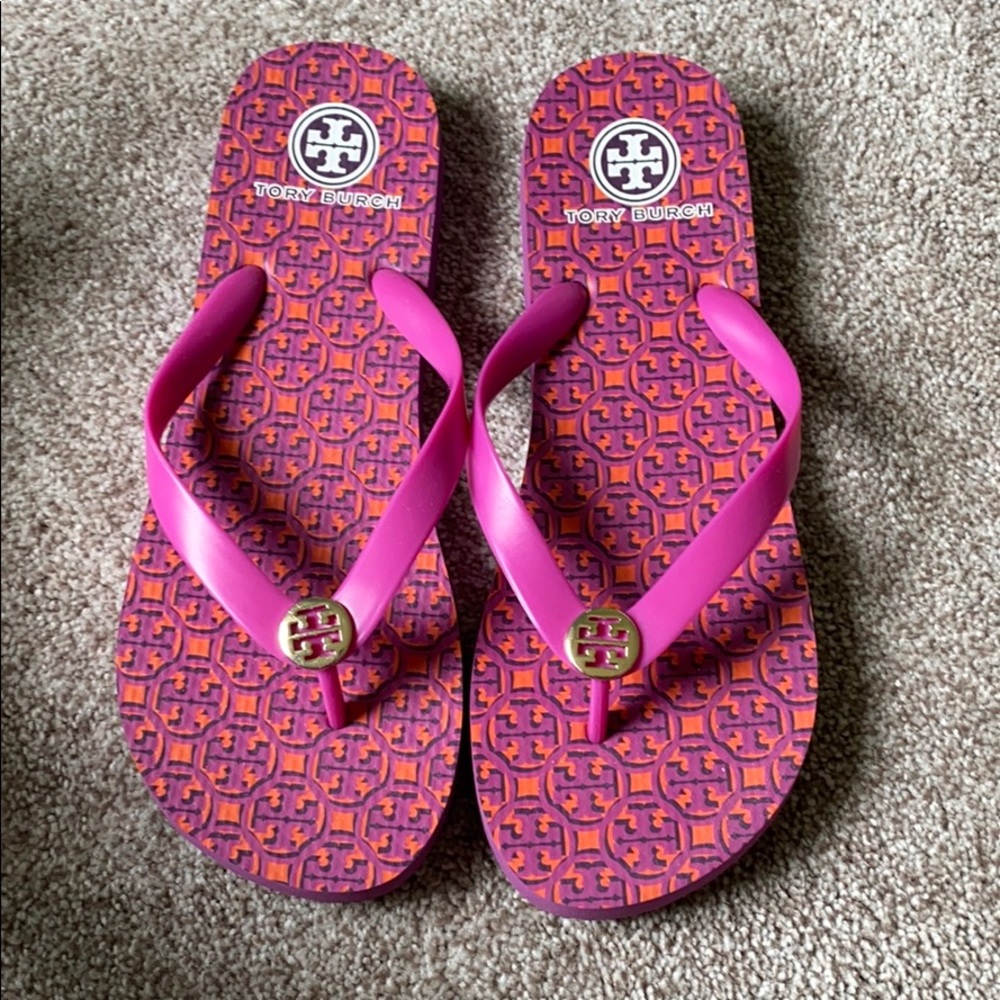 tory burch flip flops
